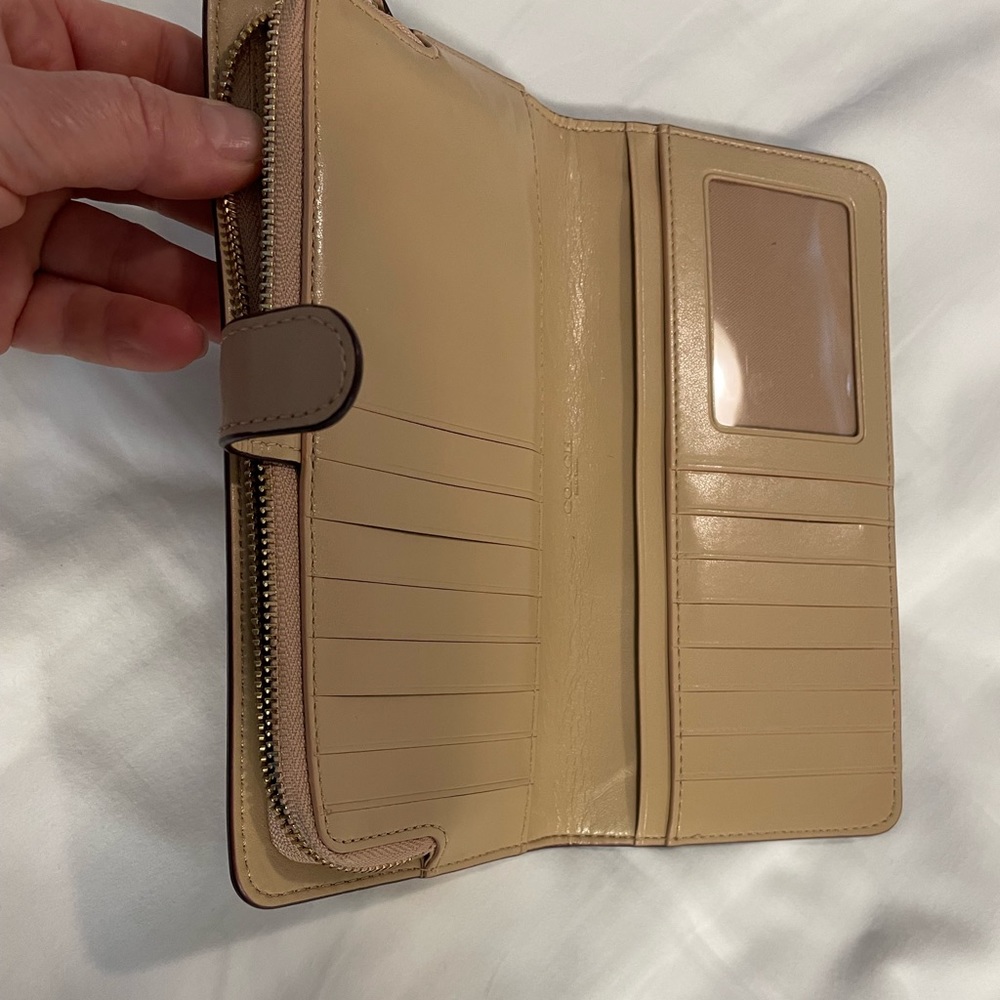 Coach Skinny Wallet Beige - Picture 6 of 11